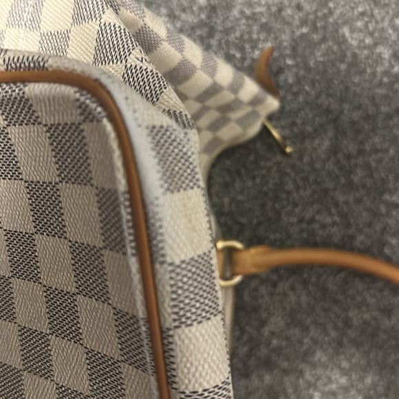 Louis Vuitton White and Tan Shoulder Bag - Picture 9 of 9